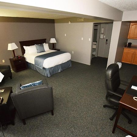 Cold Lake Lakeland Inn Hotel מראה חיצוני תמונה