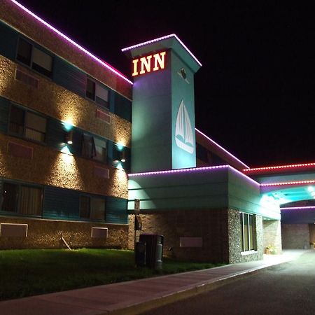 Cold Lake Lakeland Inn Hotel מראה חיצוני תמונה