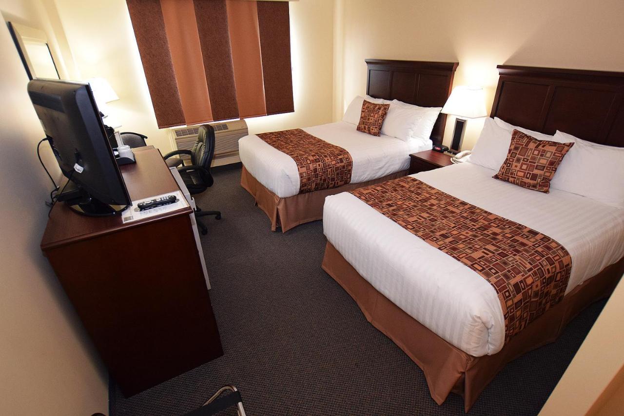 Cold Lake Lakeland Inn Hotel מראה חיצוני תמונה