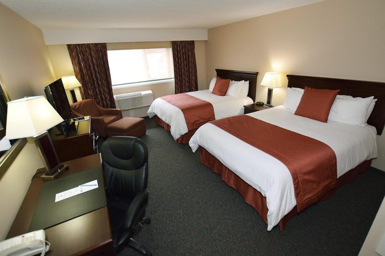 Cold Lake Lakeland Inn Hotel מראה חיצוני תמונה
