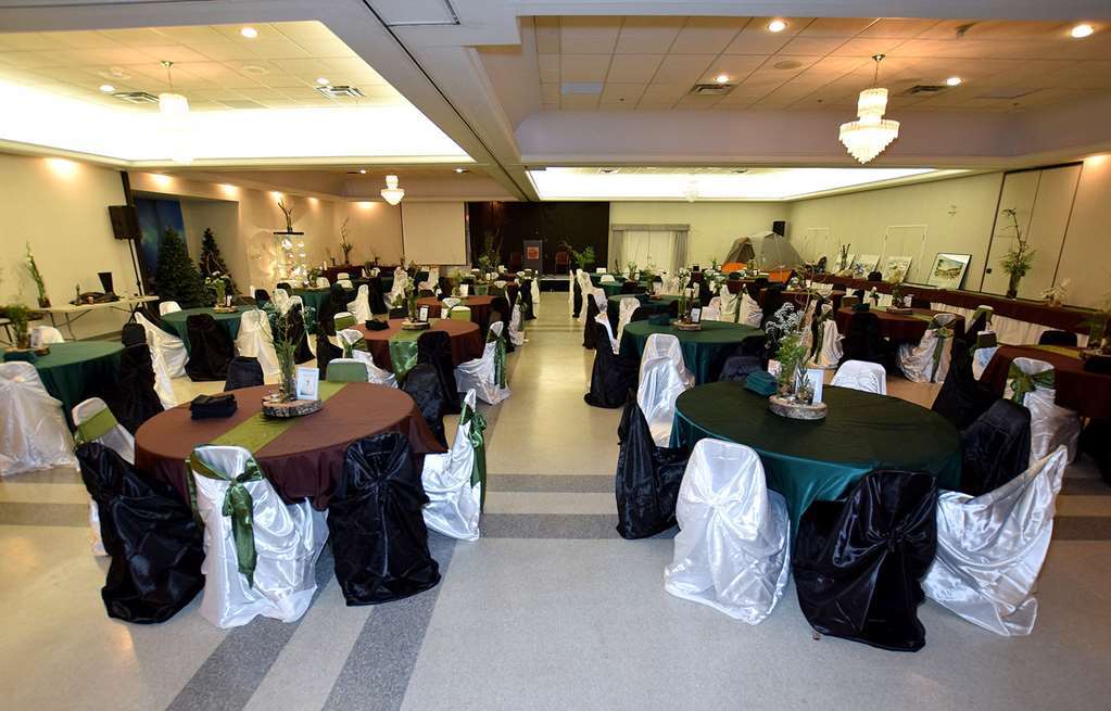 Cold Lake Lakeland Inn Hotel מתקנים תמונה