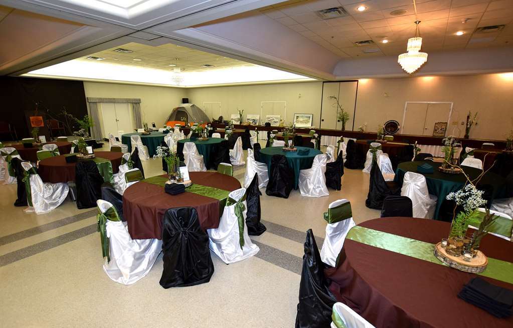 Cold Lake Lakeland Inn Hotel מתקנים תמונה