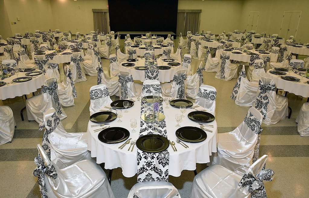 Cold Lake Lakeland Inn Hotel מתקנים תמונה