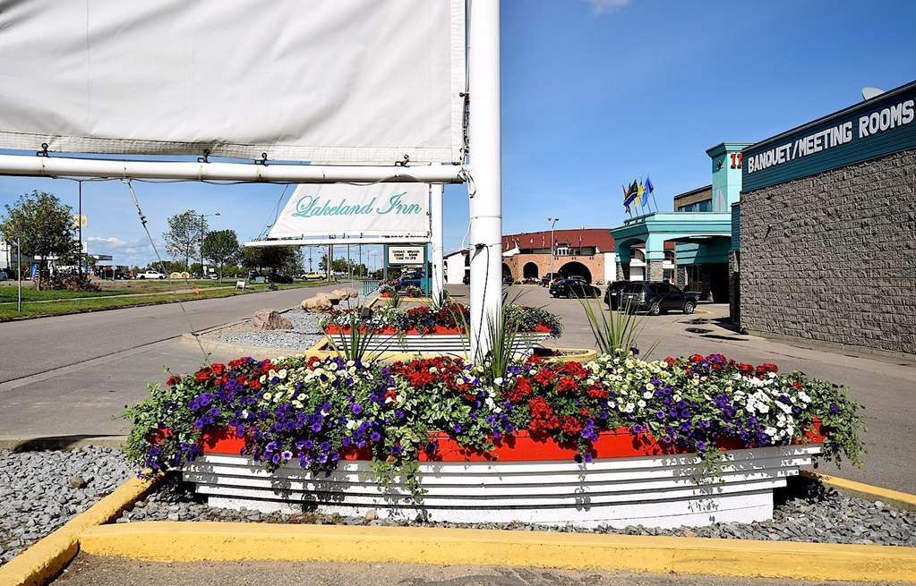Cold Lake Lakeland Inn Hotel מראה חיצוני תמונה