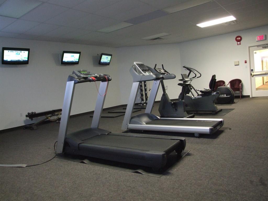 Cold Lake Lakeland Inn Hotel מראה חיצוני תמונה