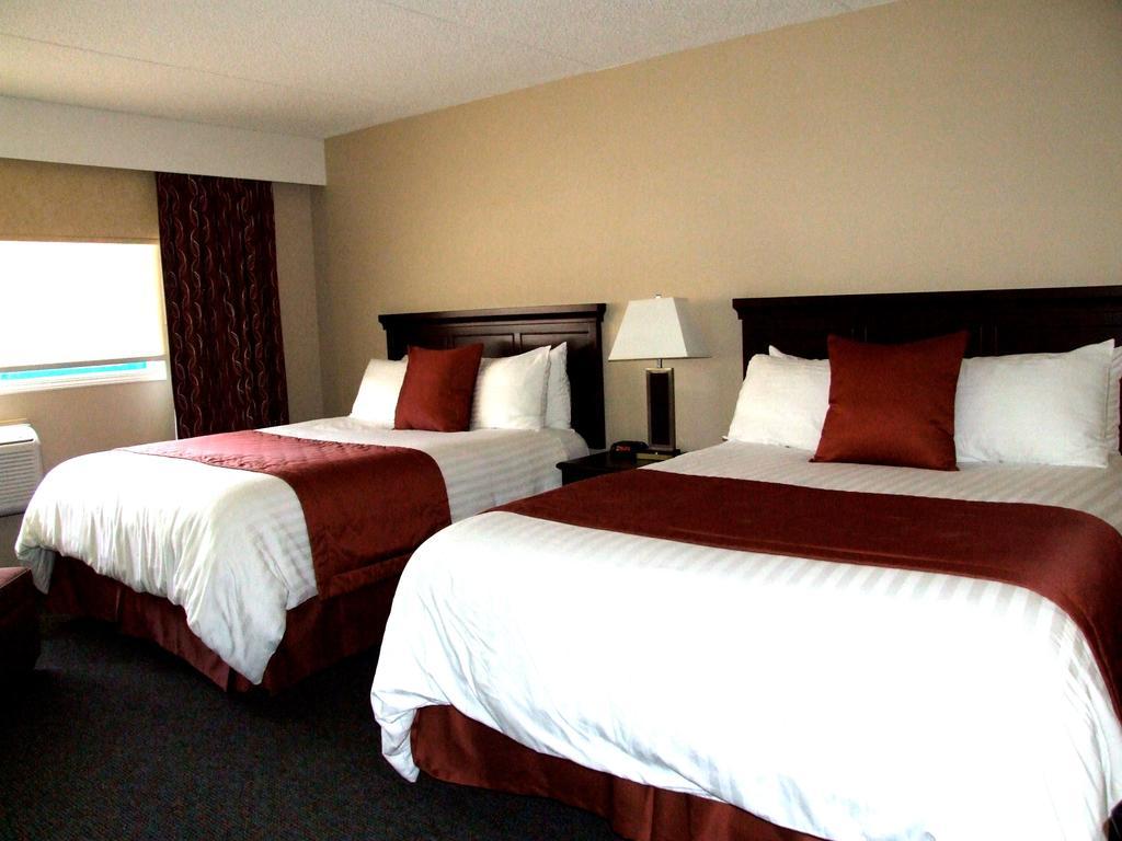 Cold Lake Lakeland Inn Hotel מראה חיצוני תמונה
