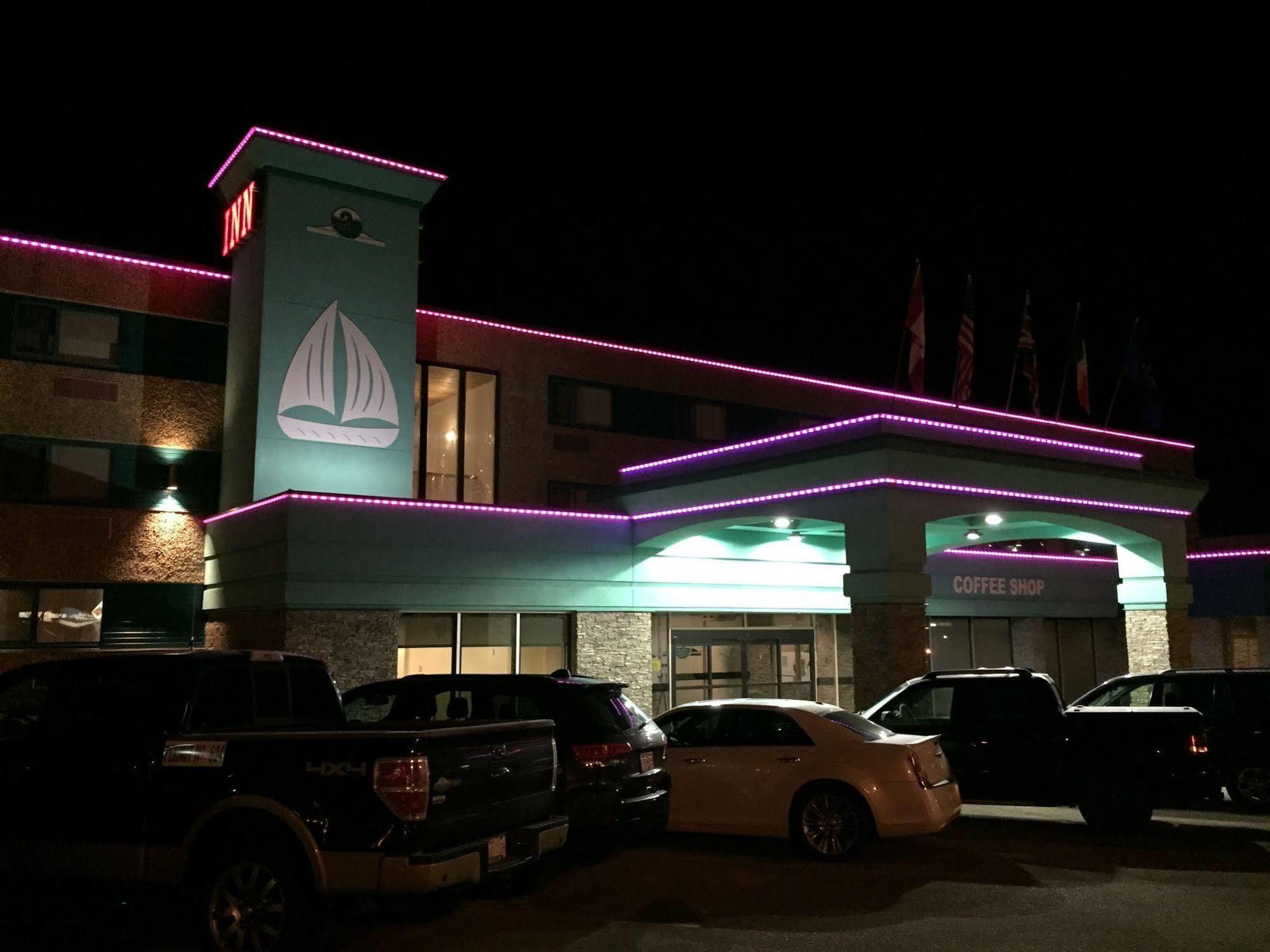 Cold Lake Lakeland Inn Hotel מראה חיצוני תמונה
