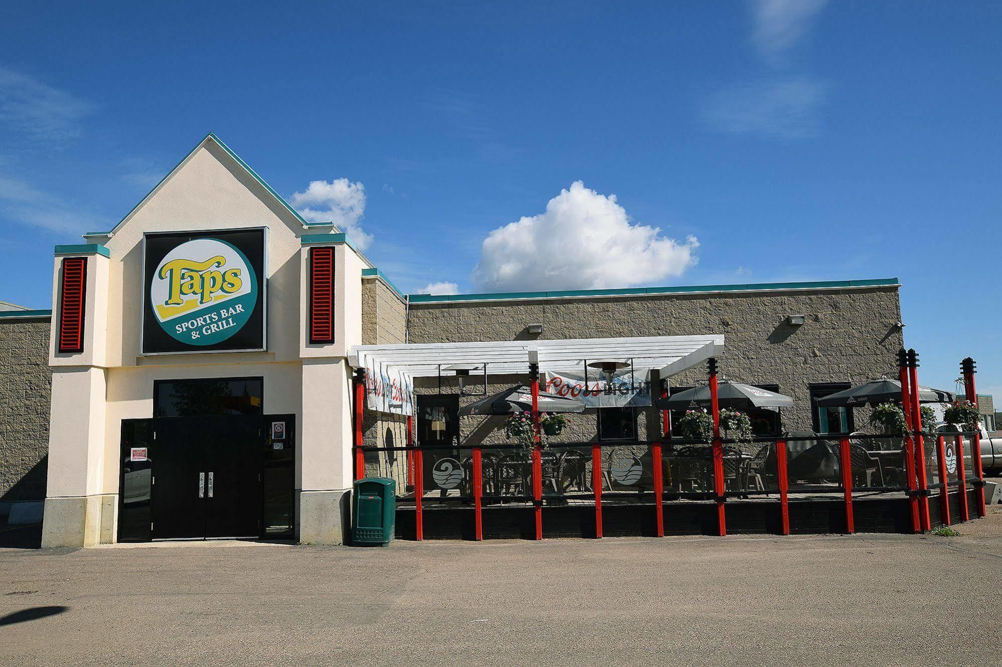 Cold Lake Lakeland Inn Hotel מראה חיצוני תמונה
